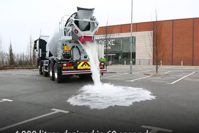 Chłonny beton, w który woda wsiąka jak w gąbkę