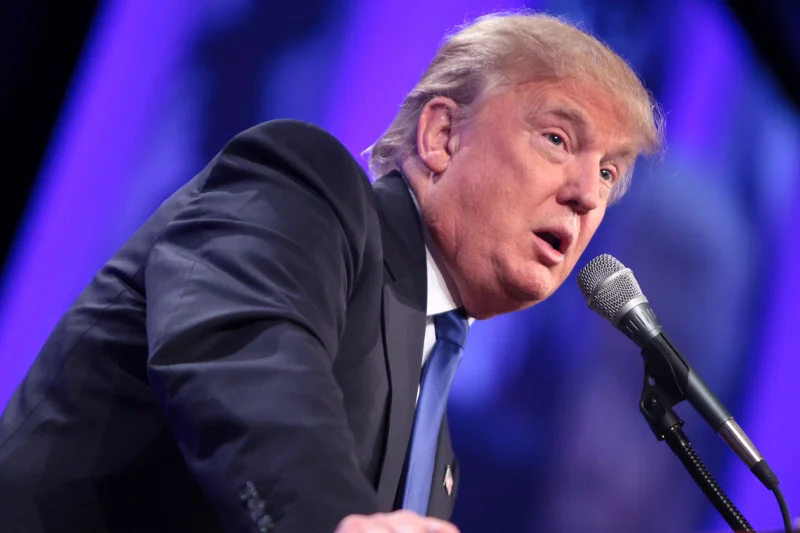 Donald Trump chce w Polsce być powitany po królewsku.