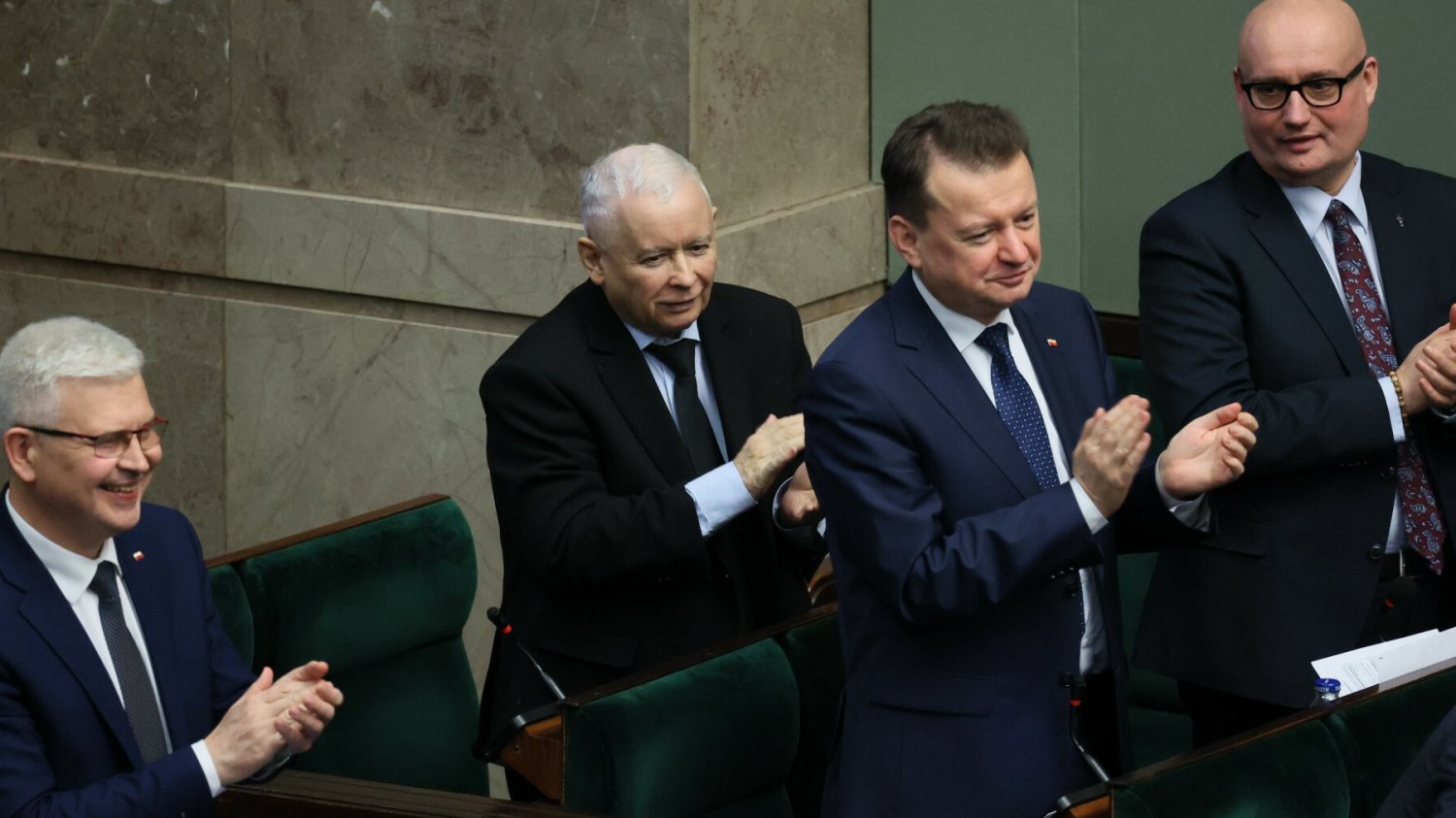 Politycy PiS po głosowaniu w Sejmie 8 lutego