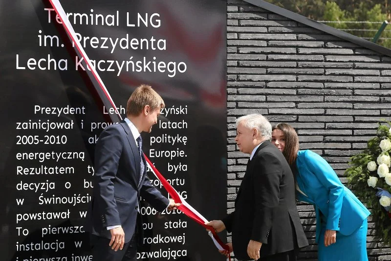 Jest już gazoport imienia tragicznie zmarłego prezydenta. Teraz zostanie patronem uczelni kształcącej urzędników służby cywilnej.