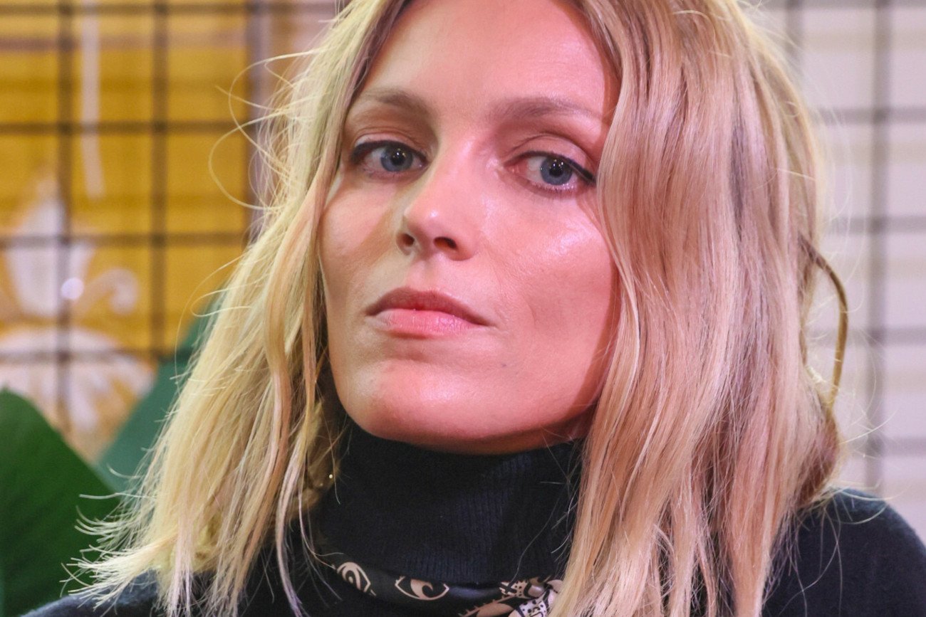 Anja Rubik wzięła udział w sesji topless.