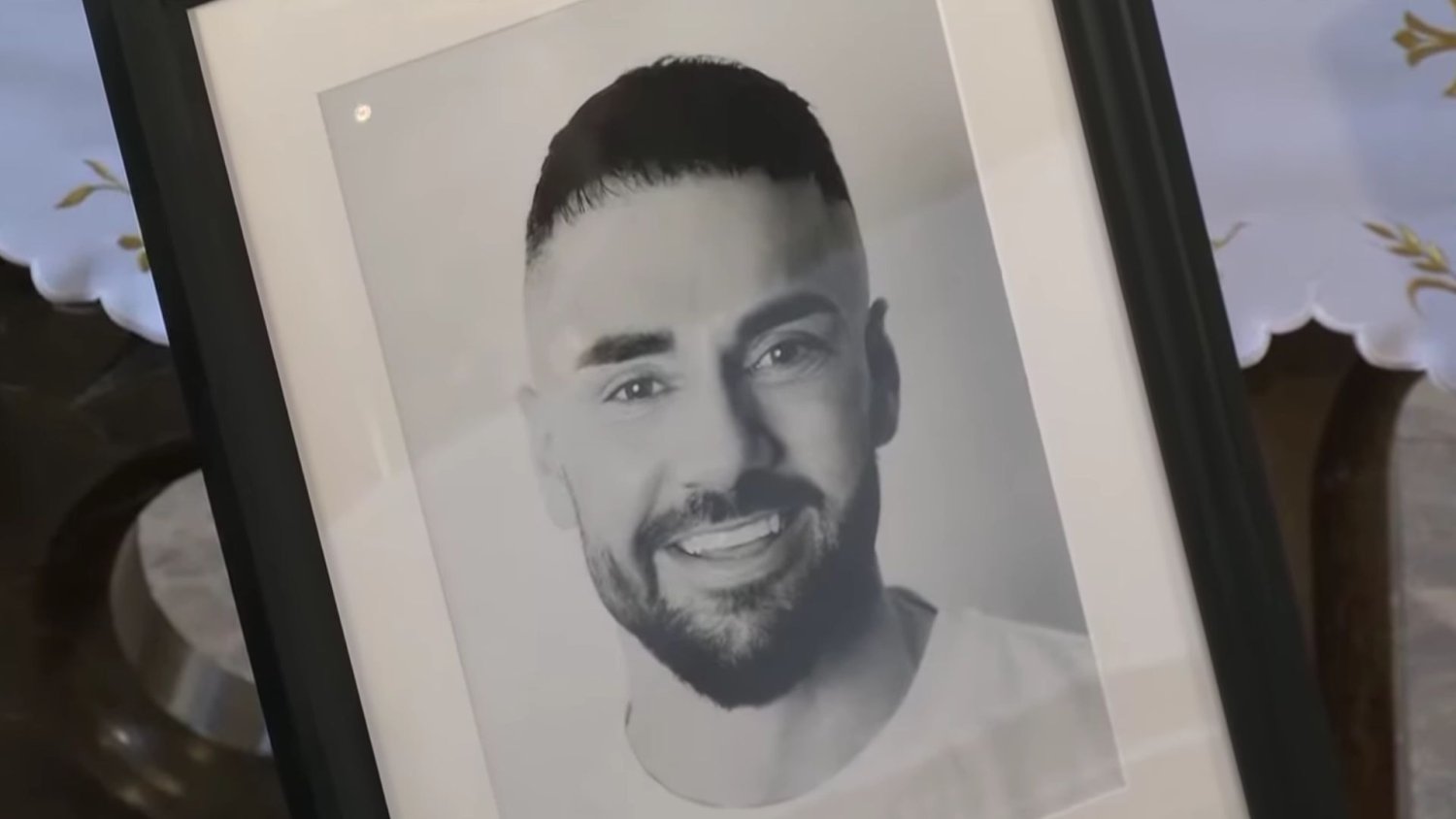 Na pogrzebie Łukasza Litewki była też Doda. Gwiazda nie kryła łez