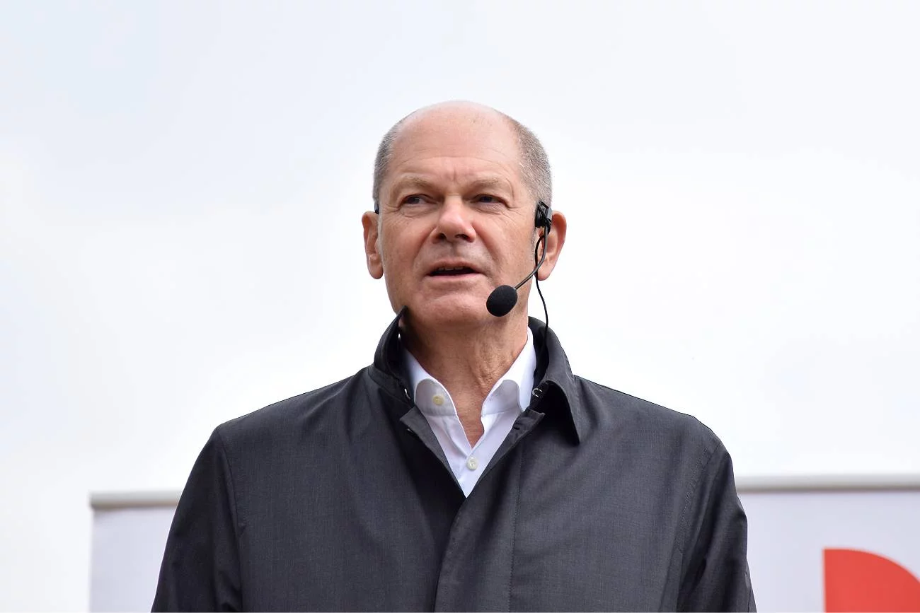 Kto wygra wybory w Niemczech? Faworytem do przejęcia władzy od Angeli Merkel jest Olaf Scholz z SPD. W Berlinie i Poczdamie przyglądaliśmy się m. in. finałowi jego kampanii wyborczej. Kto wygra wybory w Niemczech? Faworytem do przejęcia władzy od Angeli Merkel jest Olaf Scholz z SPD. W Berlinie i Poczdamie przyglądaliśmy się m. in. finałowi jego kampanii wyborczej.