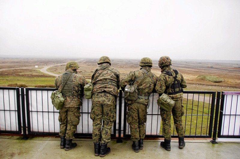 Niemcy poczuli, że w Warszawie pachnie wojną. Pachnie, bo przez chaos informacyjny, Polacy nie wiedzą, co myśleć