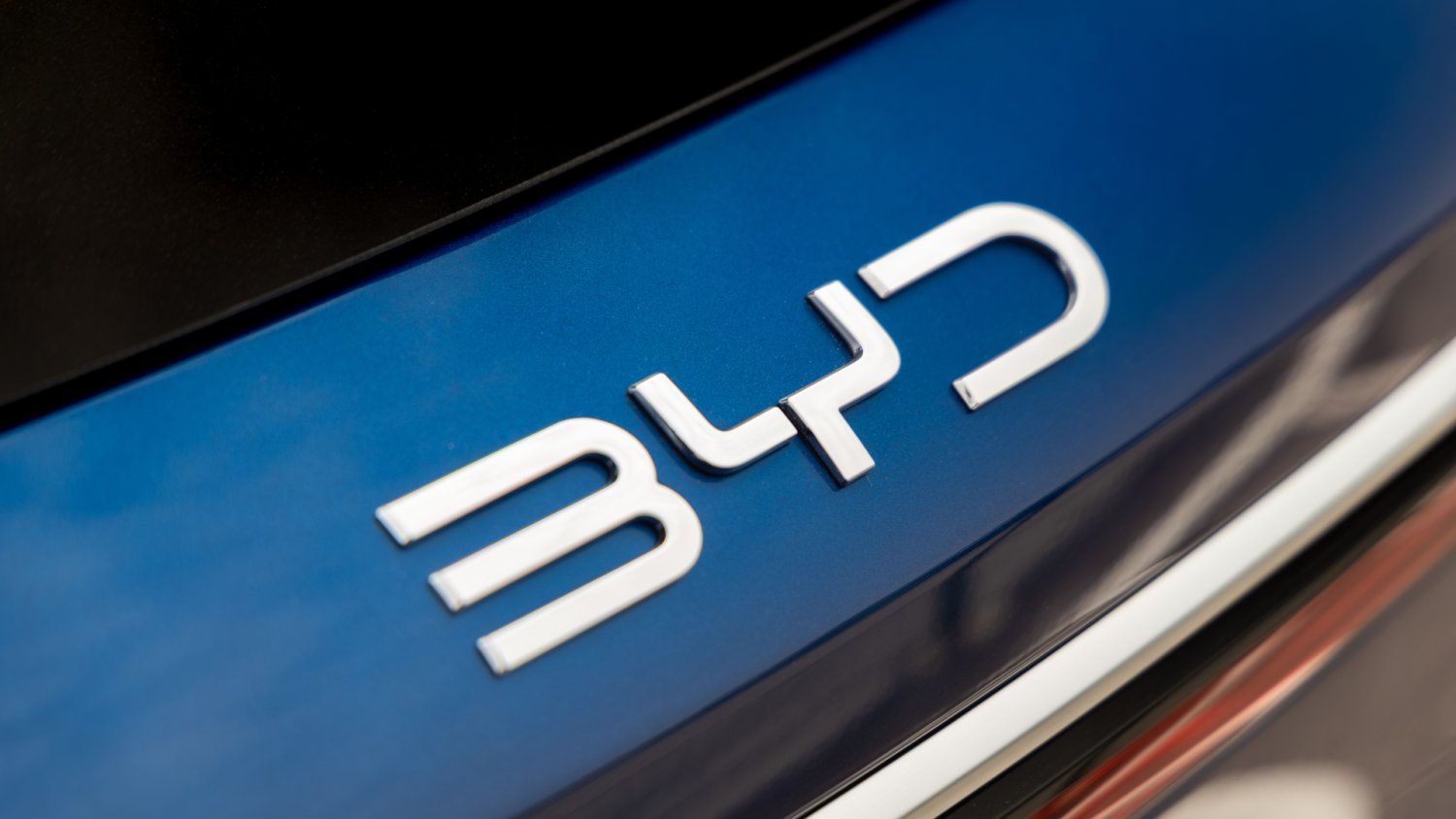 176 tys. za rodzinnego BYD, który wjeżdża do Polski? Myślałem, iż klamka w głośniku to zaskoczenie