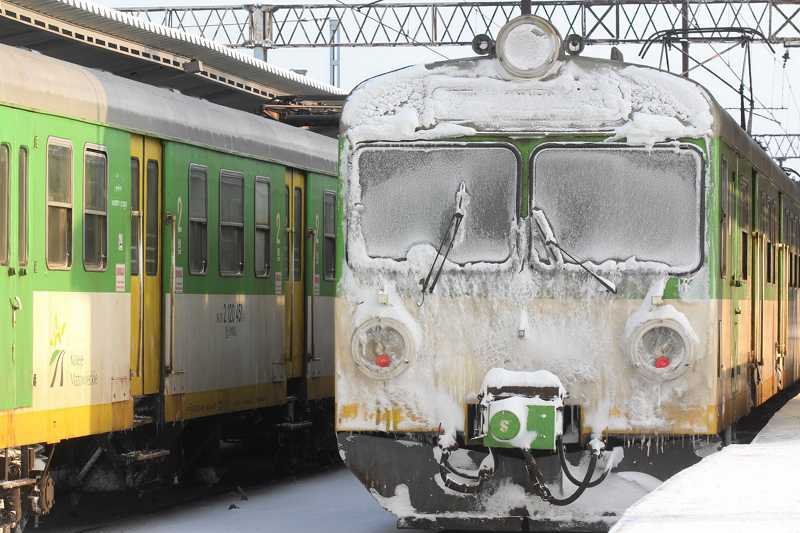 Kolejarze strajkowali przez 2 godziny. Stanęło 395 pociągów.