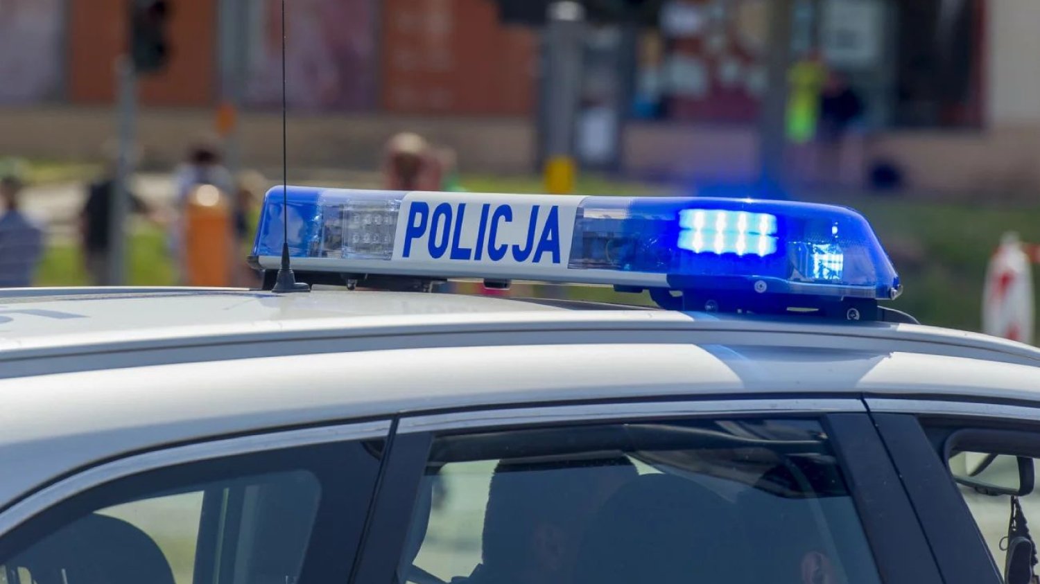 Tragedia na komendzie policji w Iławie. Policjant śmiertelnie postrzelił się z broni służbowej.