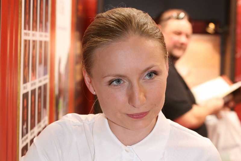 Brygida Grysiak, dziennikarka TVN24 przekonuje, że nie powinno się likwidować okien życia.