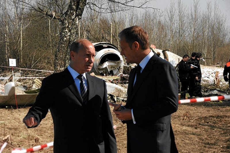 W PiS wierzą w zamach, bo muszą?