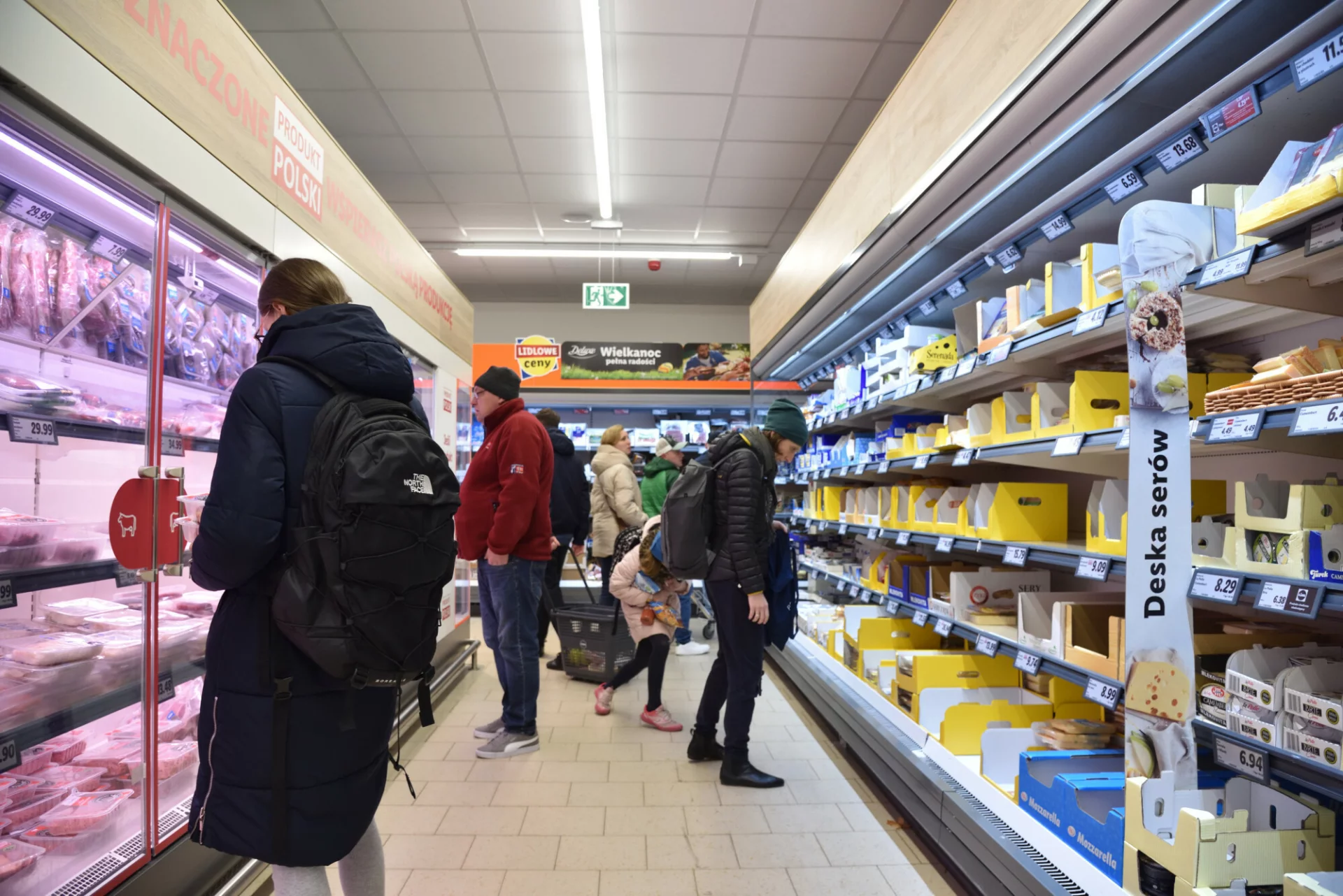 Kobieta chciała kupić lody dla dzieci w Lidlu. Były przeterminowane o miesiąc Chciała kupić lody, ale okazały się przeterminowane o miesiąc. Tak tłumaczy to Lidl