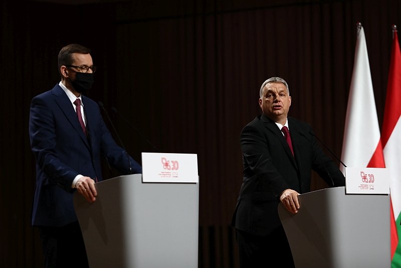 Morawiecki potwierdza, że PiS chce "przetasowania w UE". W czwartek spotka się w tej sprawie w Budapeszcie z Viktorem Orbanem