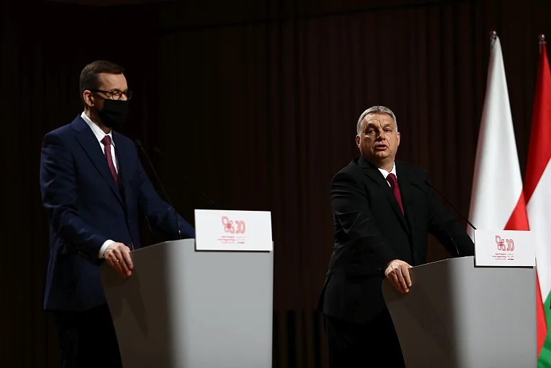 Morawiecki potwierdza, że PiS chce "przetasowania w UE". W czwartek spotka się w tej sprawie w Budapeszcie z Viktorem Orbanem. Morawiecki potwierdza, że PiS chce "przetasowania w UE". W czwartek spotka się w tej sprawie w Budapeszcie z Viktorem Orbanem