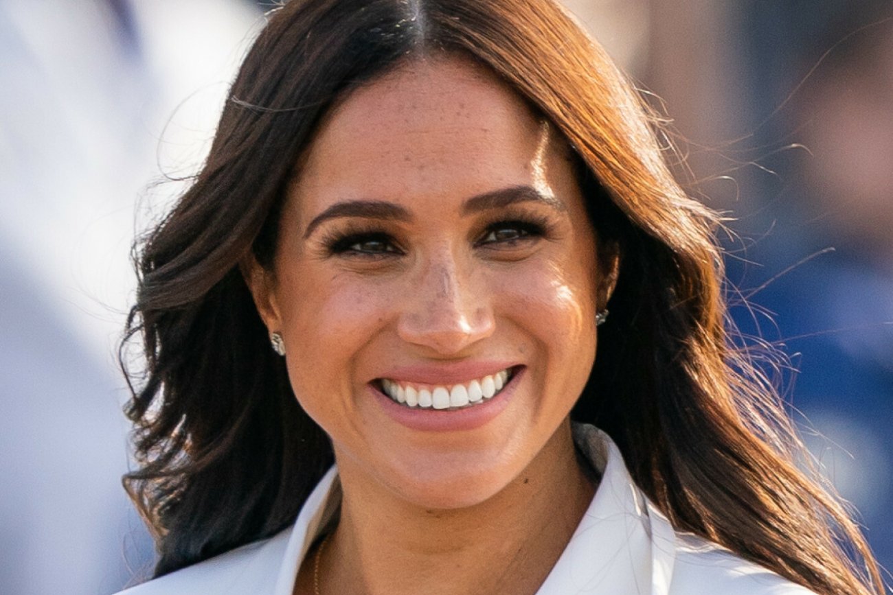 Królewska ekspertka o nieobecności Meghan Markle na koronacji Karola III