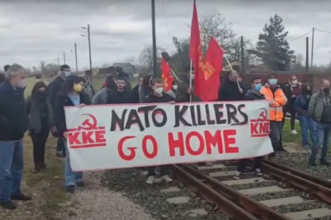 Greccy komuniści zablokowali jeden z transportów kolejowych wojsk NATO.