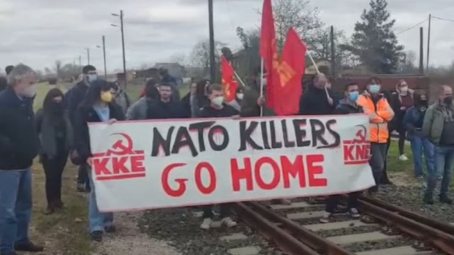Greccy komuniści zablokowali jeden z transportów kolejowych wojsk NATO.