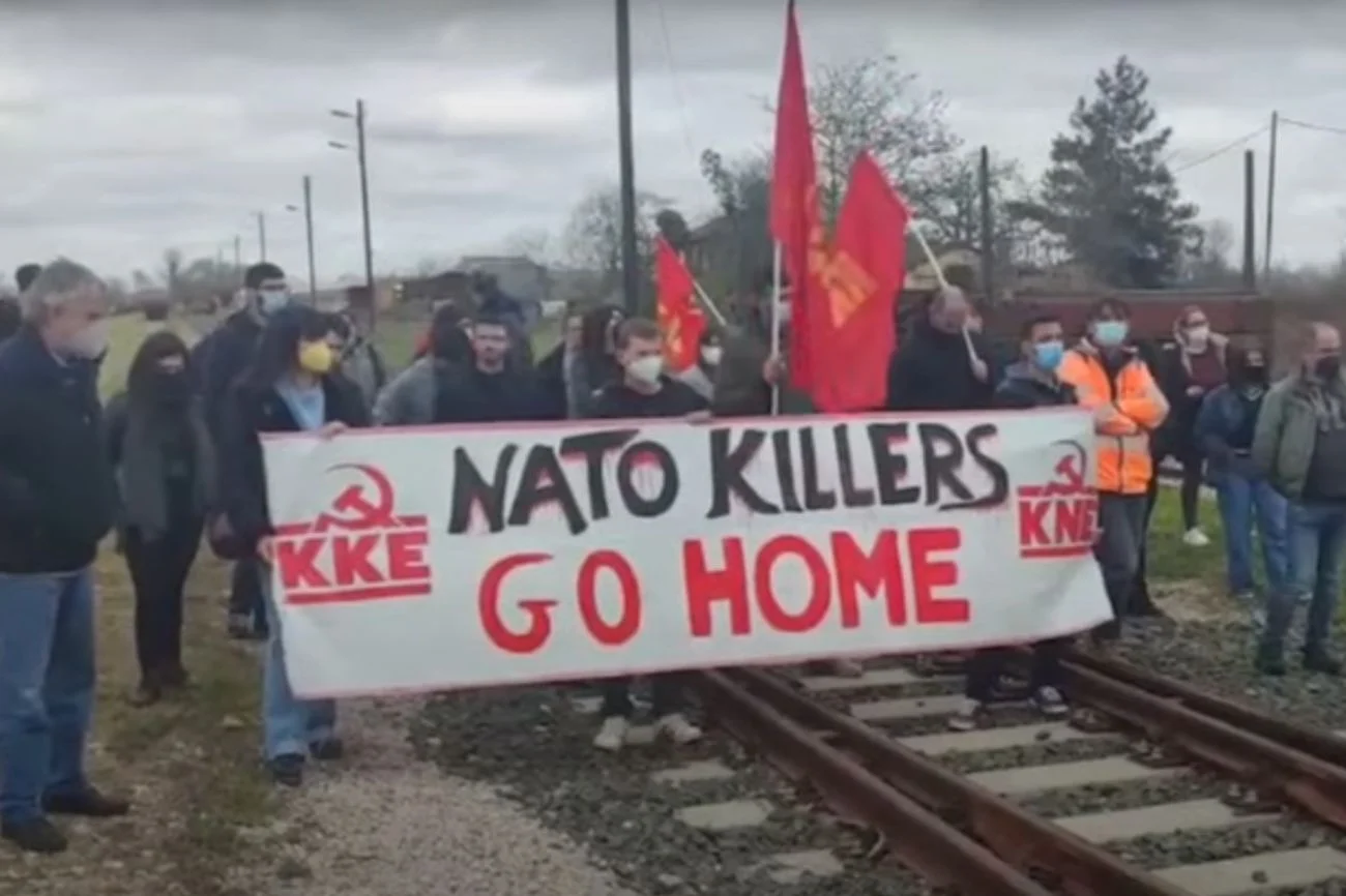 Greccy komuniści zablokowali jeden z transportów kolejowych wojsk NATO.