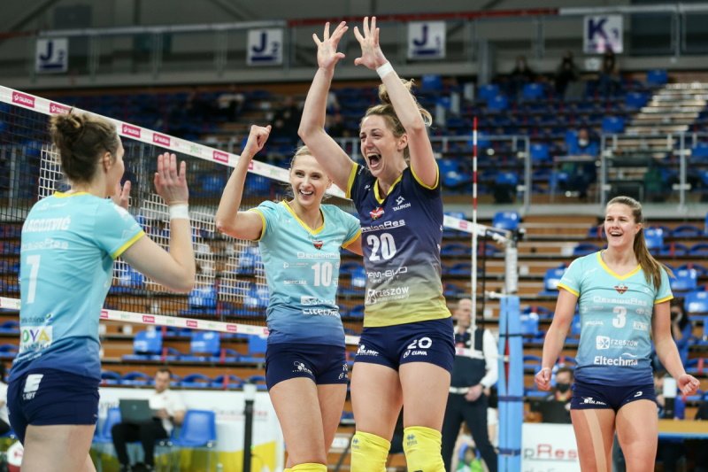 Developres SkyRes Rzeszów jest na prowadzeniu w walce o mistrzostwo Polski siatkarek