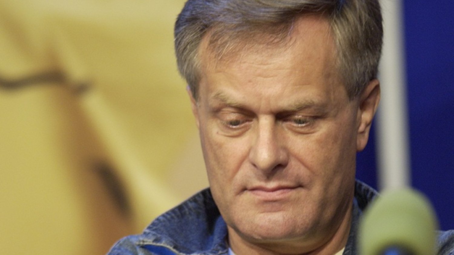 Janusz Trus za pierwszego rządu PiS został zwolniony z gdańskiego oddziału TVP. Teraz sam złożył rezygnację. Na tym jednak nie koniec. W odpowiedzi na materiał macierzystej redakcji dokonał autolustracji. Z ironią powołuje się na Jarosława Kaczyńskiego.