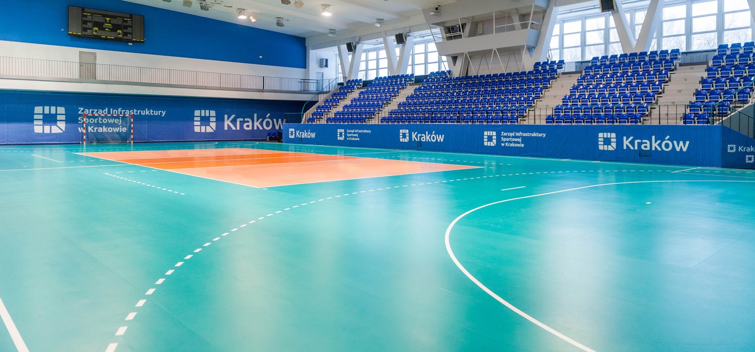 Hala Widowiskowo-Sportowa Suche Stawy w pełnej krasie