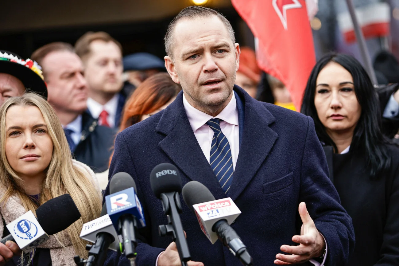 Nawrocki w sondażach daleko za Trzaskowskim. Zapytał co mówią o tym w PiS