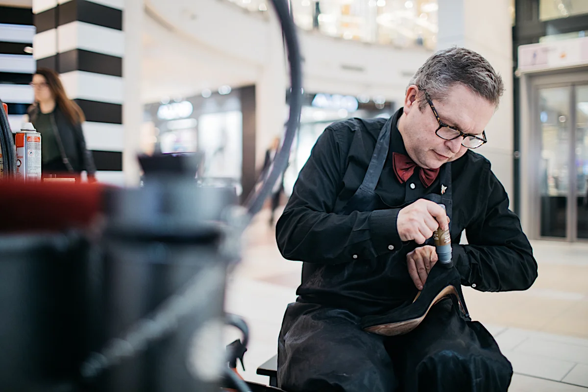 Są dni, gdy pan Michał ma pełne ręce roboty