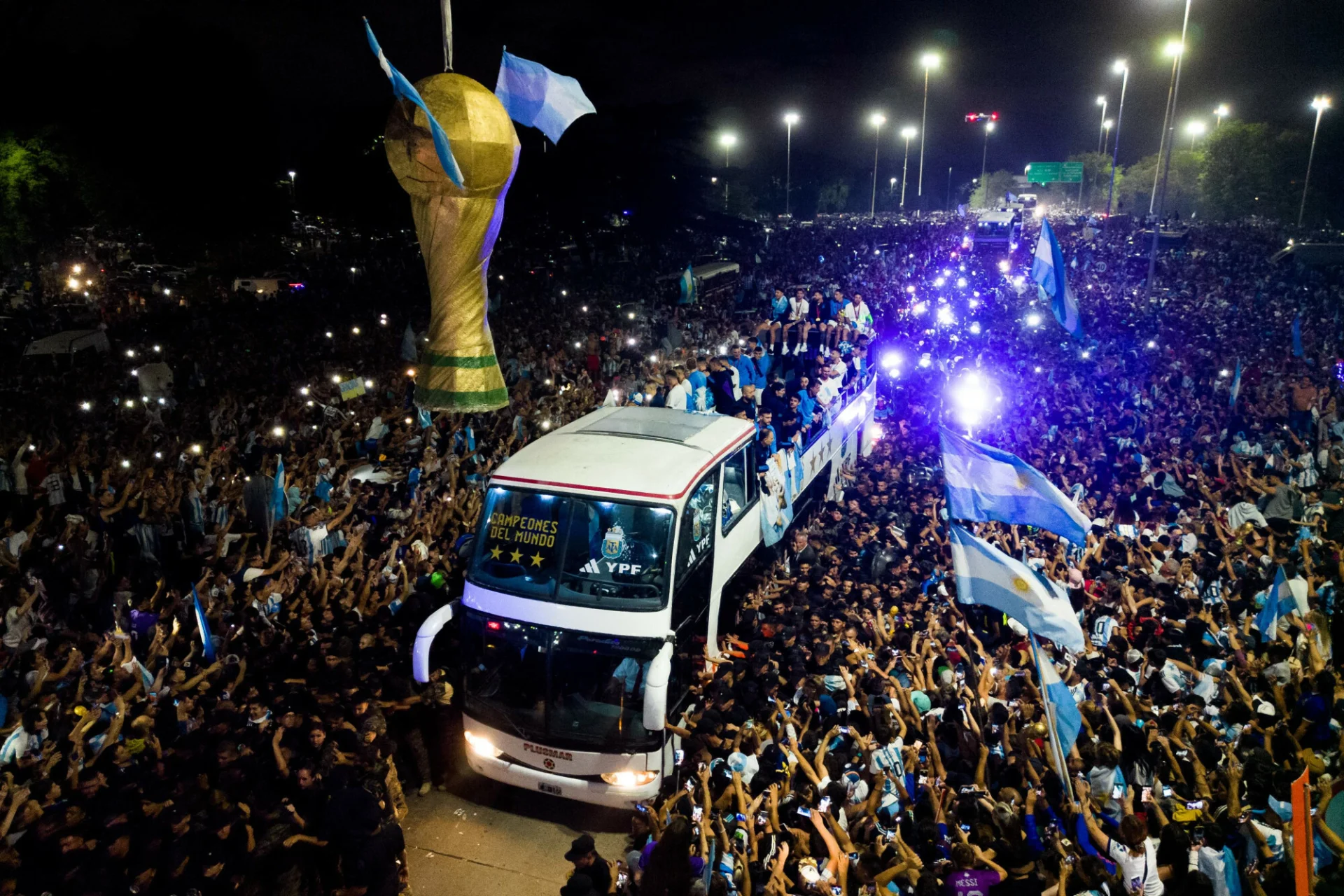 Szaleństwo w Argentynie. Leo Messi wrócił do kraju