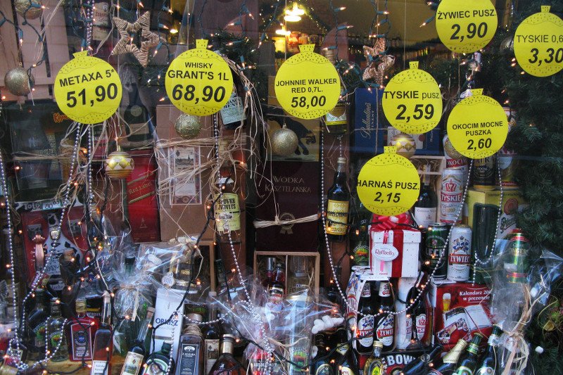 Przed pasterką wypić nie wypada, ale potem... Zdziwisz się, ilu Polaków pije alkohol w Boże Narodzenie