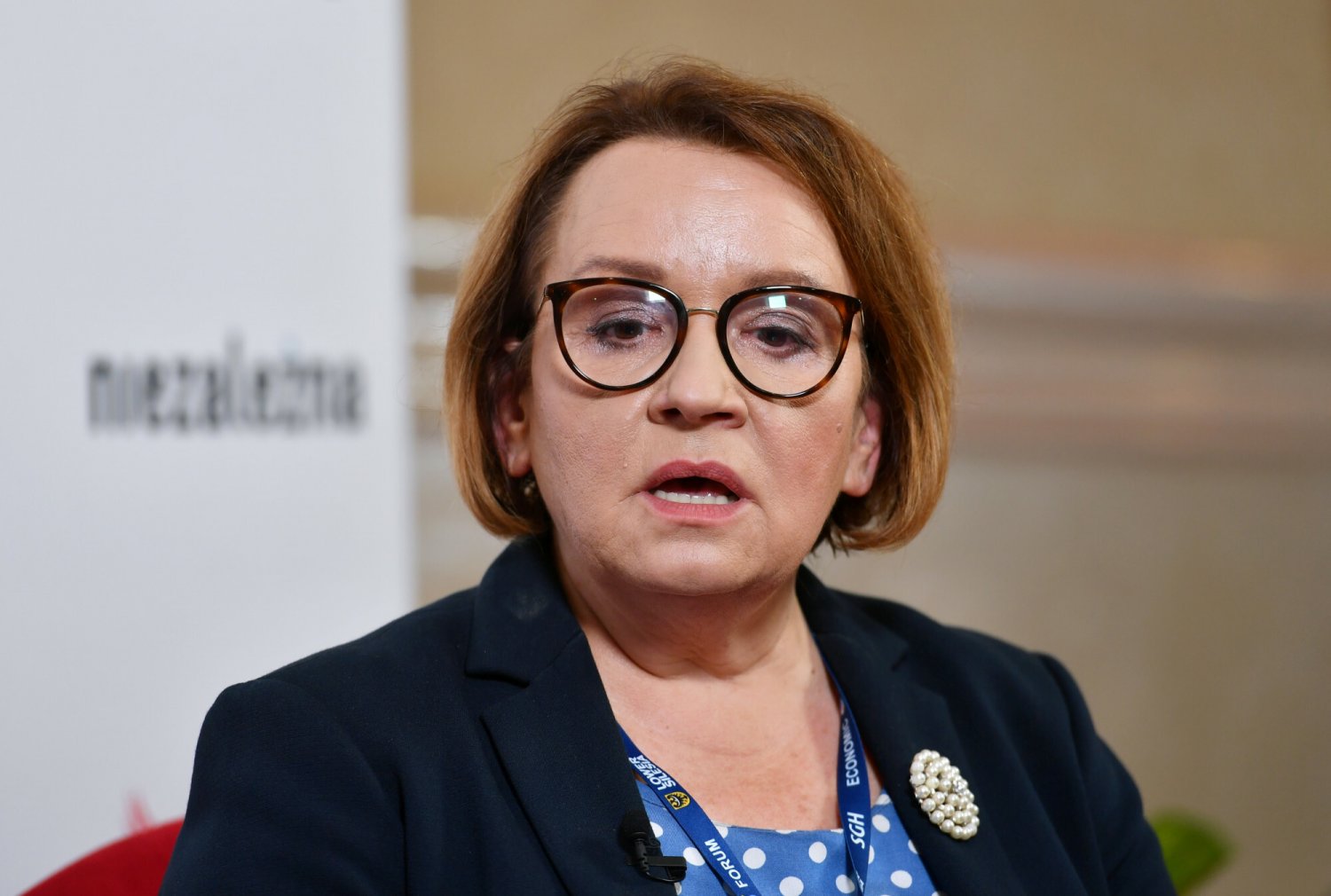 Wcześniej Anna Zalewska mówiła, że w podręcznikach nie ma miejsca dla Wałęsy. Teraz twierdzi, że nie był "wymazywany z książek".