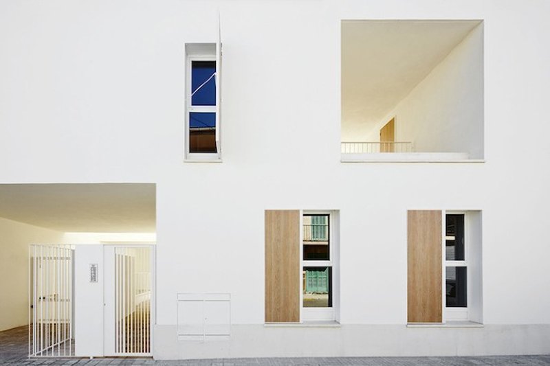 Minimalistyczne osiedle budownictwa społecznego w Sa Pobla, w Hiszpanii.