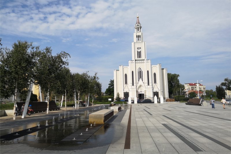 Z pozoru sielankowy widok na plac Szembeka kryje drugie dno...