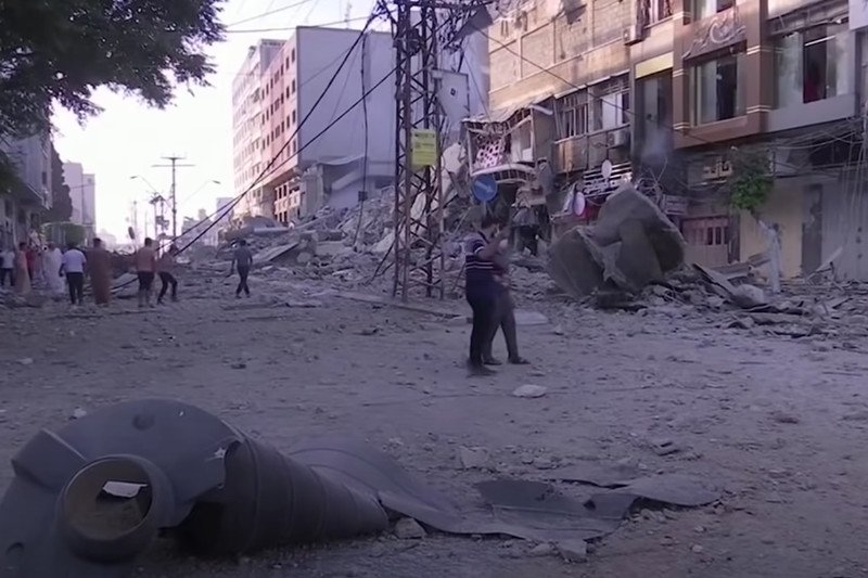 Izrael wzmocnił naloty i ostrzał artyleryjski Strefy Gazy. Jak żyje się w tym miejscu?