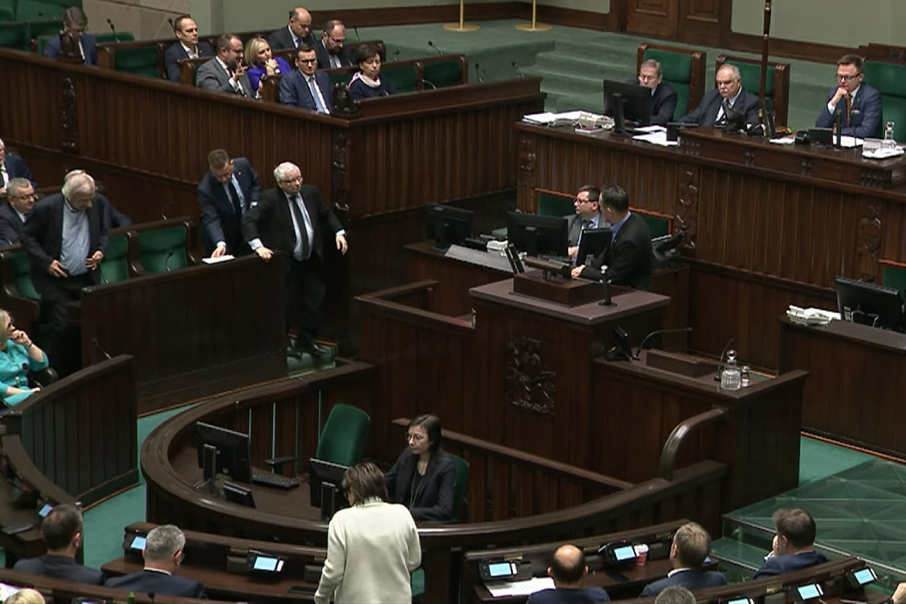 Poseł KO przypomniał Kaczyńskiemu "Przyjaciół Rosjan". Wymowna reakcja prezesa