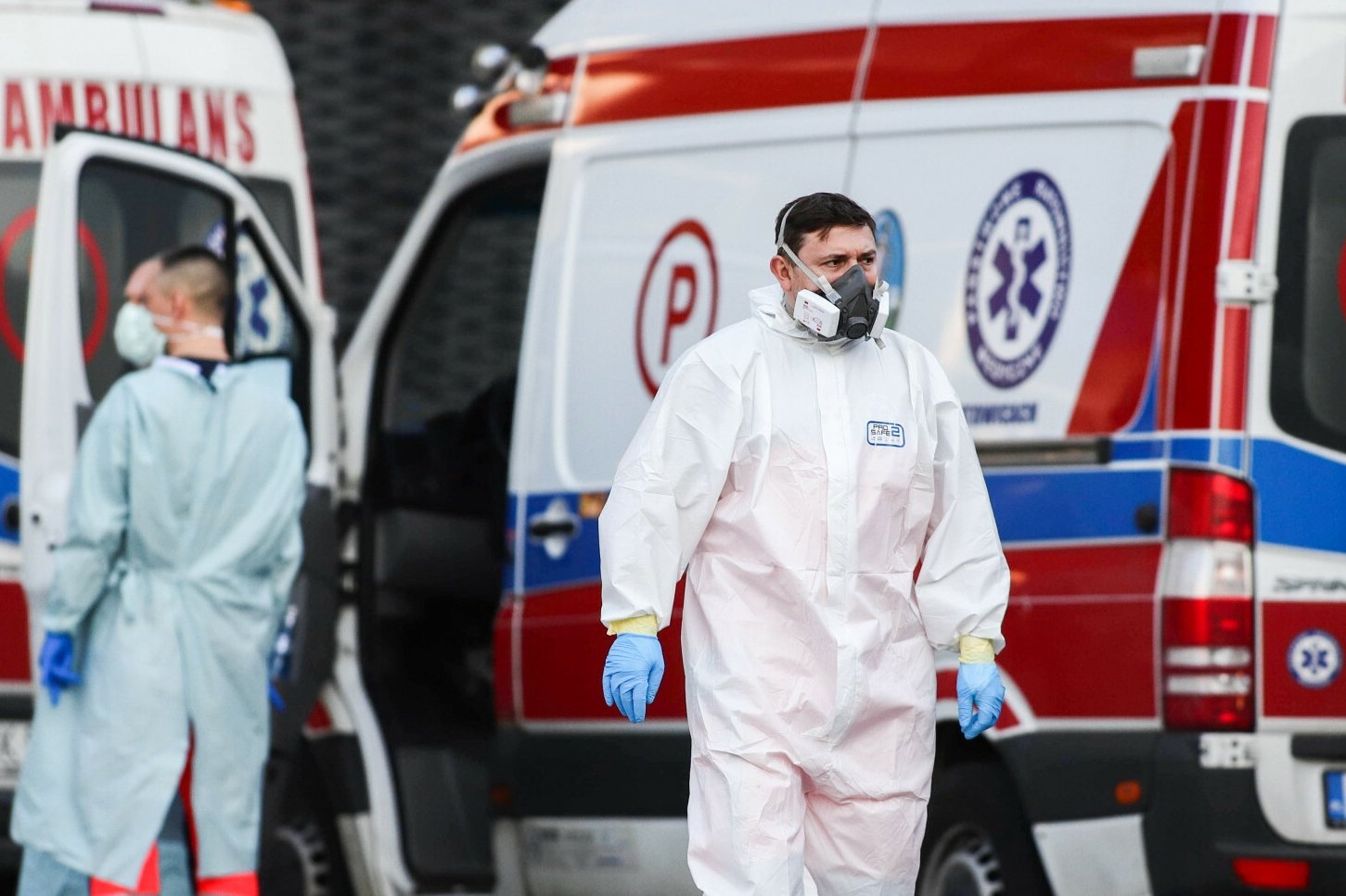 COVID-19 wraca do Polski. Szokujące dane resortu zdrowia.