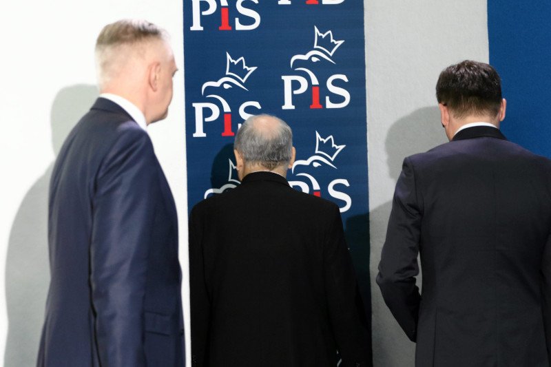 Czym jest rząd mniejszościowy, który będzie musiało stworzyć PiS?