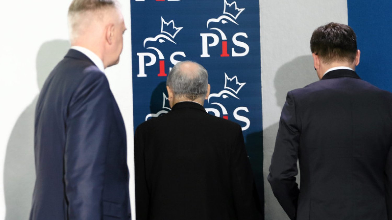 Czym jest rząd mniejszościowy, który będzie musiało stworzyć PiS?