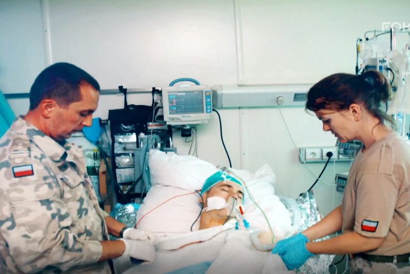 Z taką raną nie miał prawa przeżyć. To opowieść o "wyrwanym śmierci" Jakubie Tynce i tych, którzy go "wyrywali"