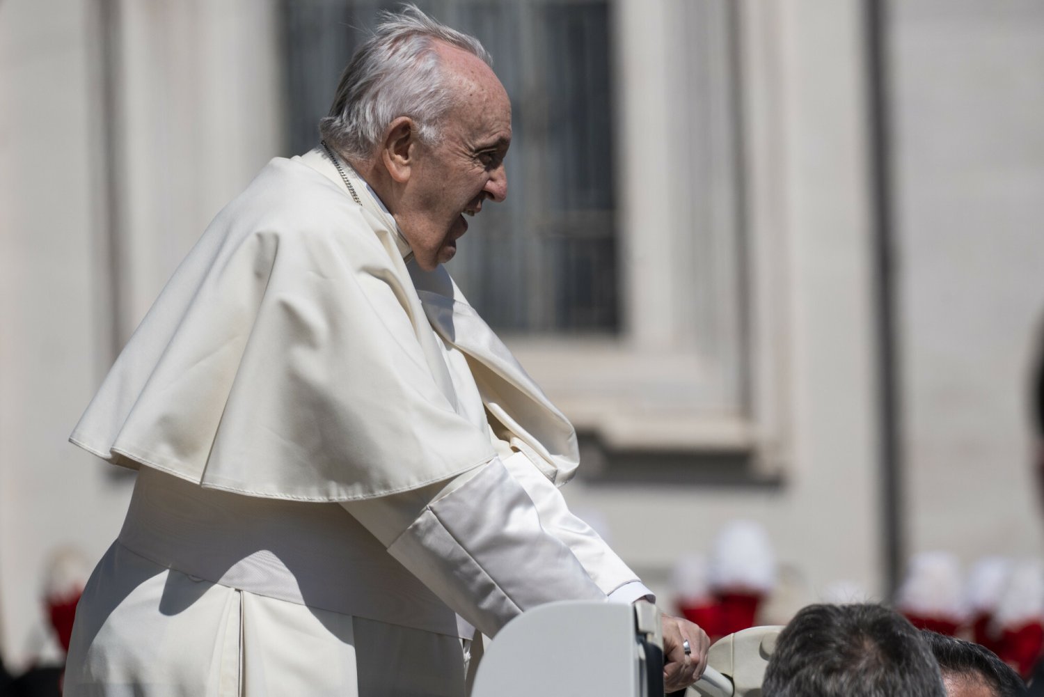 Kardynał Angelo Becciu potajemnie nagrał rozmowę z papieżem Franciszkiem.