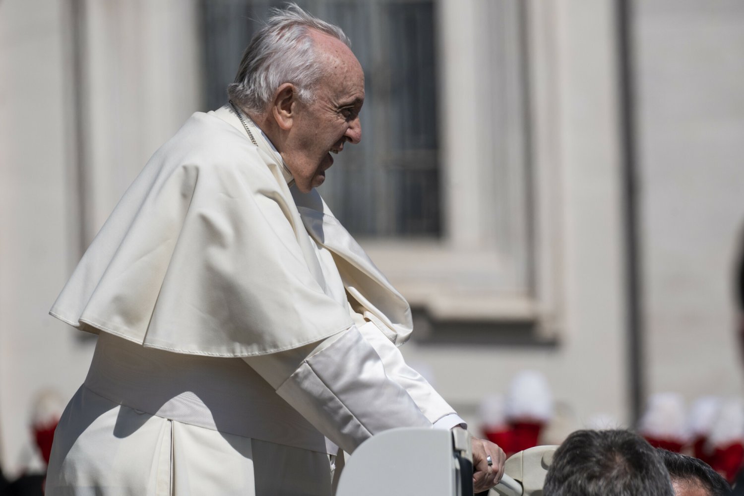 Kardynał Angelo Becciu potajemnie nagrał rozmowę z papieżem Franciszkiem.
