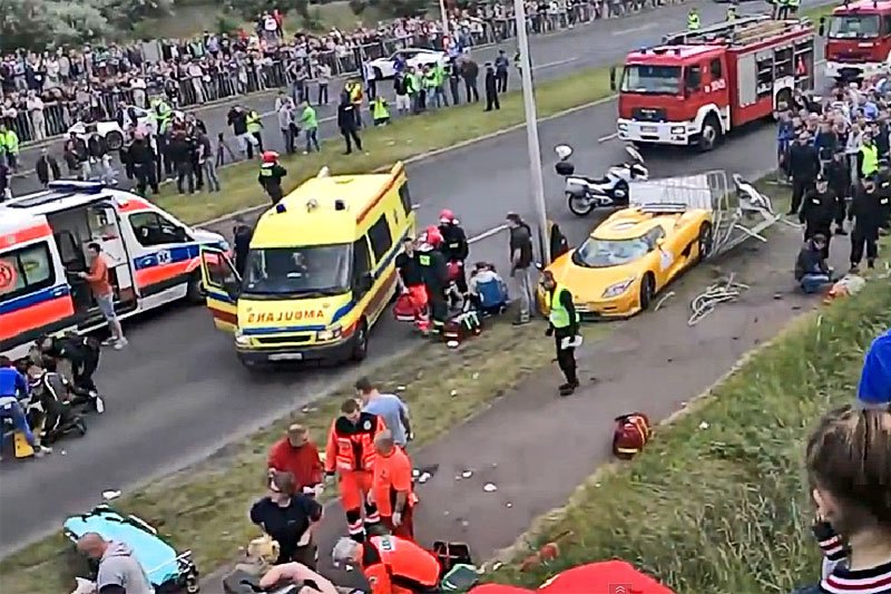 Wypadek podczas pokazów Gran Turismo Polonia w Poznaniu.