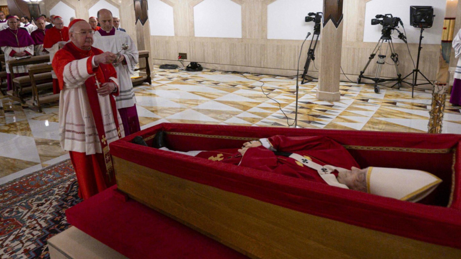 Przeniesienie trumny papieża Franciszka. Watykan podał szczegóły.