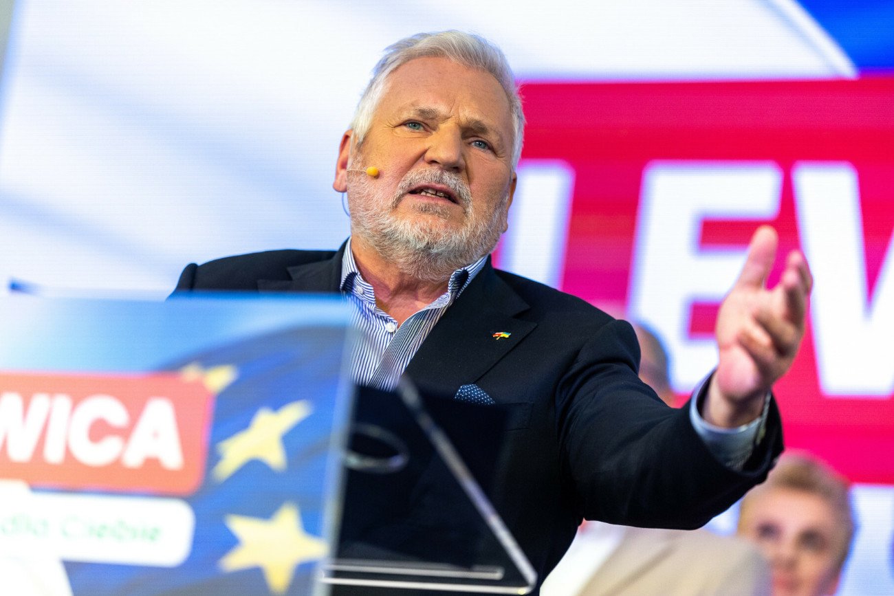 Kwaśniewski nagle dostał pytanie o... alkohol. Były prezydent wbił szpilę Millerowi Aleksander Kwaśniewski