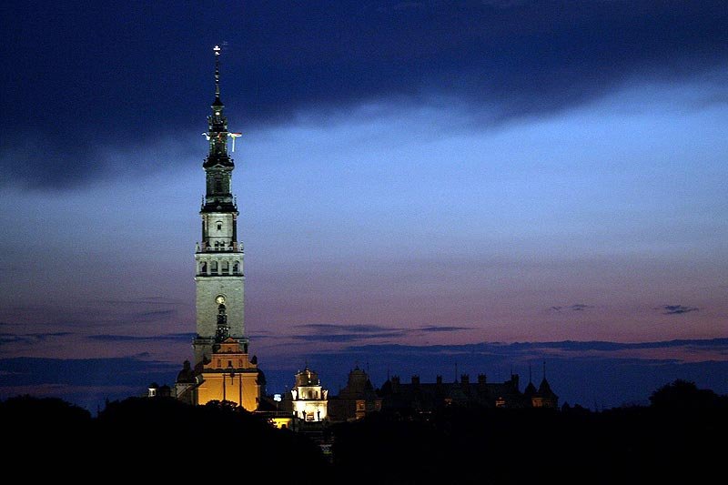 W niedzielę na Jasnej Górze w Częstochowie ogłoszono alarm bombowy.