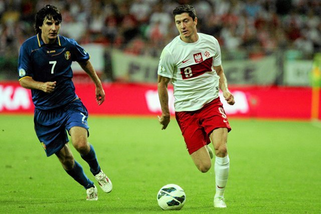 Świat obiegły informacje o możliwym transferze Roberta Lewandowskiego do Manchesteru United.