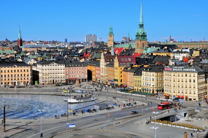 Polska drugą Szwecją? Państwo zwalnia nas z myślenia i mówi, jak mamy żyć. "Traktują nas jak samobójców"