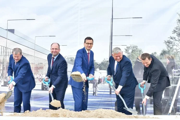 Prawdę o mitycznych 200 tys. mieszkaniach Mateusza Morawieckiego rocznie zdradziła minister rozwoju Jadwiga Emilewicz.