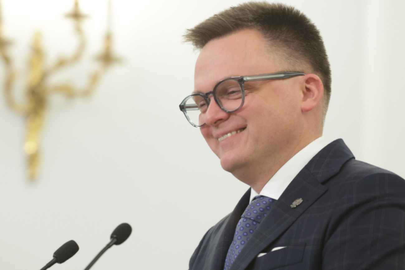 Hołownia żartuje ze znanego dziennikarza TVP Info. "Wierzę głęboko w obiektywizm pana redaktora"