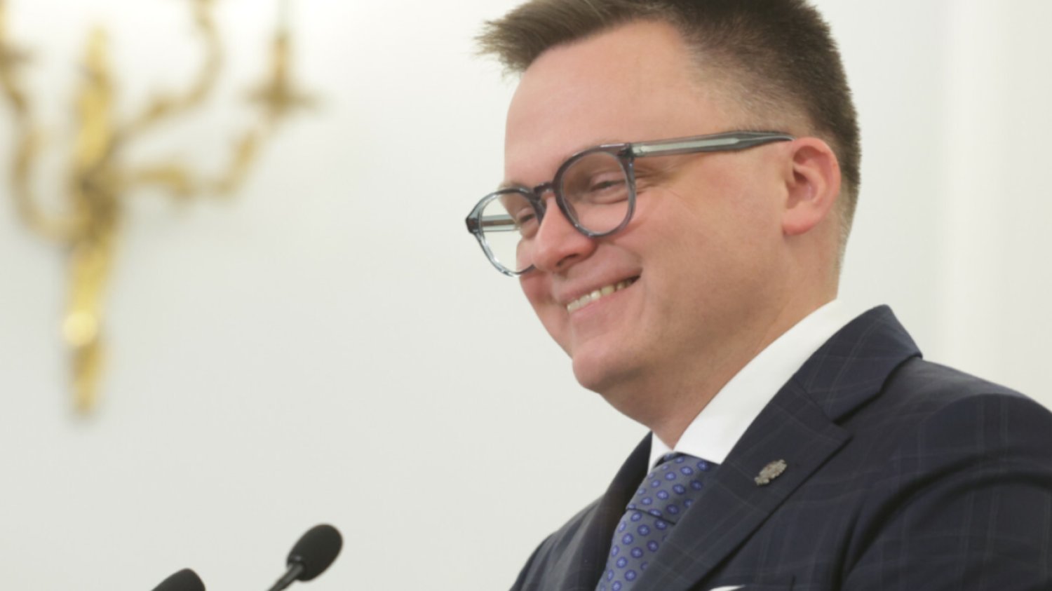 Hołownia żartuje ze znanego dziennikarza TVP Info. "Wierzę głęboko w obiektywizm pana redaktora"