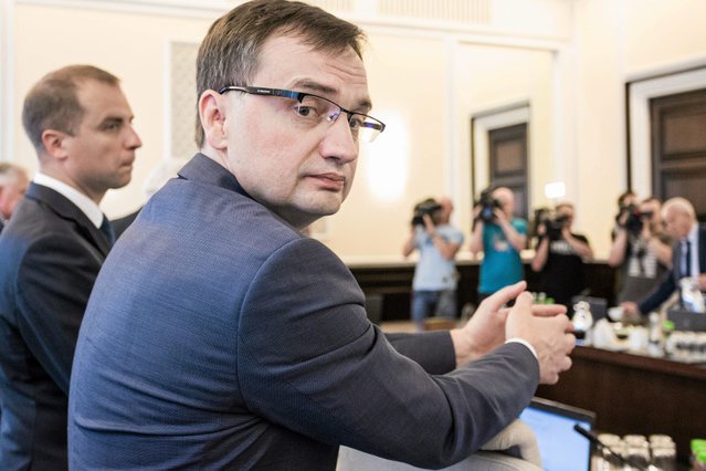 Zbigniew Ziobro zyskał w sondażu zaufania społecznego. Ufa mu o 4 proc. Polaków więcej niż przed miesiącem.