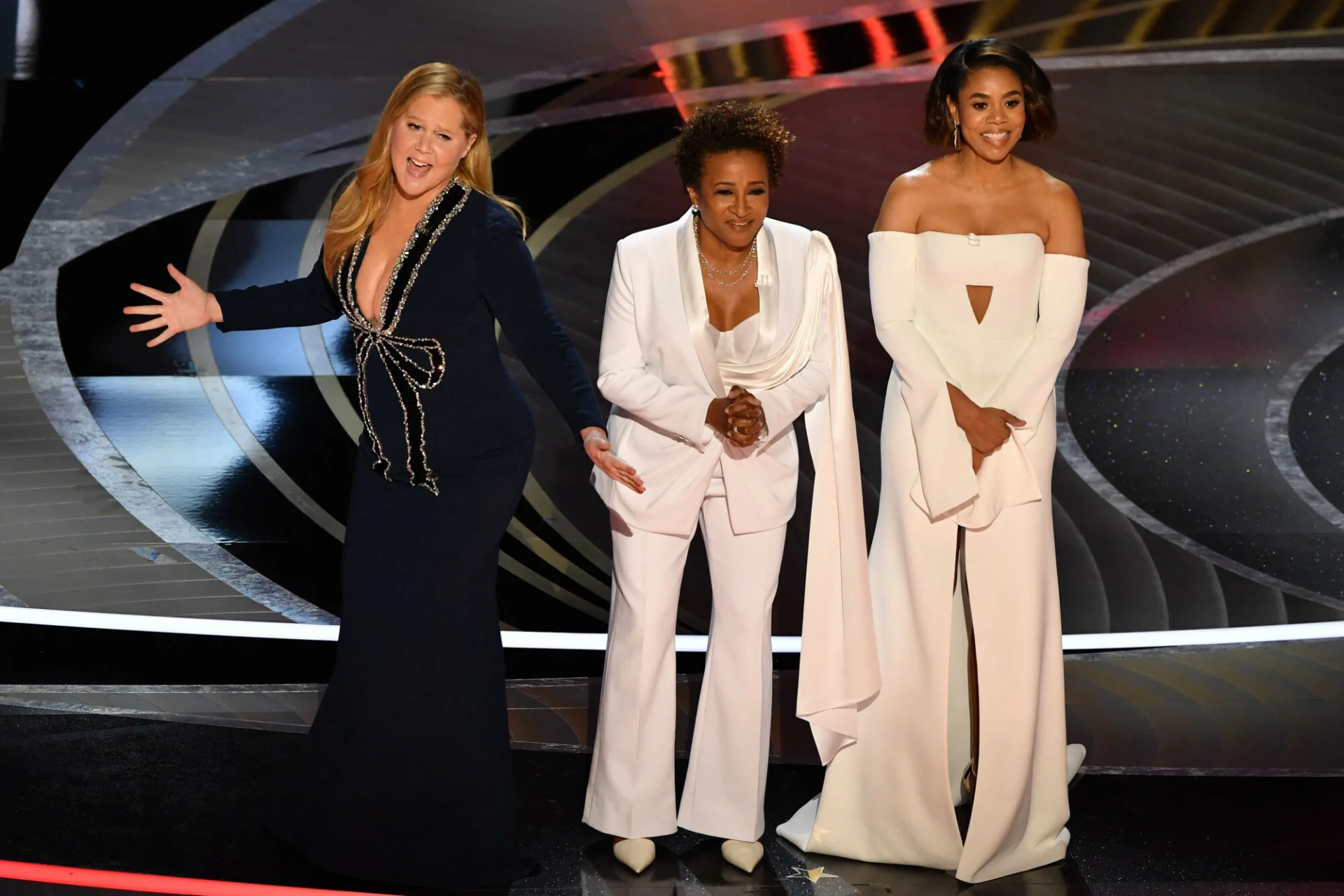 Amy Schumer, Regina Hall i Wanda Sykes na Oscarach 2022.