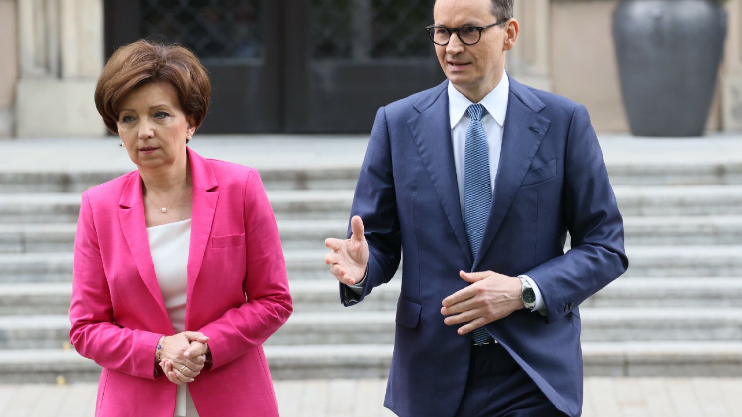 Rząd zapowiedział dwukrotną podwyżkę pensji minimalnej w 2024 roku.